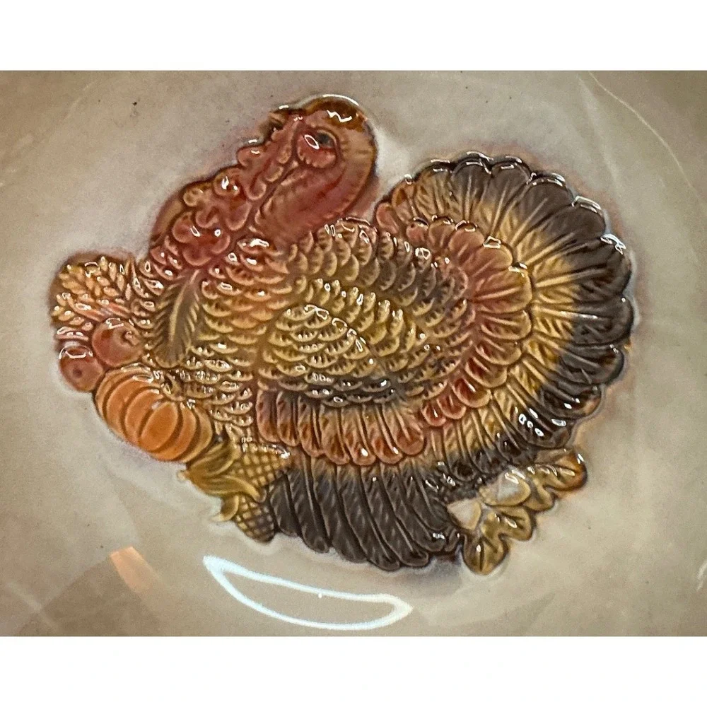 Ceramic Thanksgiving Turkey Serving Bowl Embossed Harvest Leaf Border Tan Brown